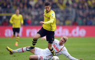 Lewandowski nhảy bổ khỏi xe dọa giết fan Dortmund
