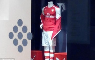Vừa ra mắt, áo Puma của Arsenal đã bị “ném đá”