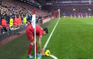Luis Suarez hút chết vì bị ném đồng xu