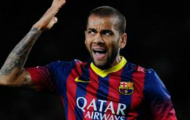 Alves bật lại chính các CĐV Barcelona sau thất bại trước Valencia
