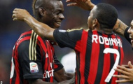 Video: Balotelli, Robinho, De Jong tấu hài trên sân tập