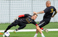 Mignolet: Tôi tiến bộ là nhờ Suarez và Sturridge