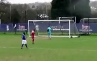 Video: Cầu thủ trẻ Birmingham City sút cực mạnh ghi bàn