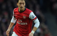 Video: Nhìn lại hình ảnh ấn tượng của Mesut Oezil trong màu áo Arsenal