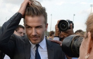 David Beckham bị “hành” tả tơi đầu tóc bởi hàng trăm fan cuồng