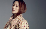 Kim Hee Sun khoe nhan sắc gái một con
