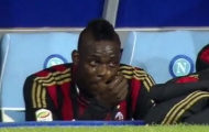 “Siêu quậy” Balotelli khóc như mưa trên ghế dự bị