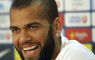 Dani Alves: 'Man City chỉ là gã trọc phú'