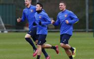 'Oezil yếu, Podolski lười, Arsenal giống như những cái lọ'