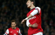 Mesut Oezil bị chê chơi tệ hơn…Demichelis