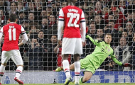 Neuer tiết lộ bí quyết cản phá cú penalty của Oezil