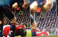 Robben kêu oan vụ “phun mưa” vào Sagna