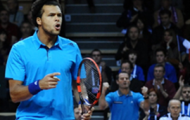 Video: Tsonga và cú bung trái hiểm hóc như Roger Federer