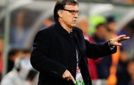 Hạ Man Ctiy, Martino nhận thưởng 'nóng' từ Barca