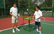 Nghề tay trái của VĐV - Kỳ 8: Ngôi sao điền kinh đi dạy quần vợt