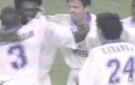 Video: Chiêm ngưỡng lại siêu phẩm 40m của Clarence Seedorf v Atletico Madrid