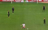 Video: Cú sút phạt từ giữa sân của Calhanoglu vs Dortmund