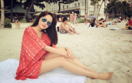 Mai Phương Thúy diện bikini tắm nắng Hawaii