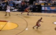 Video NBA: 'Mặt nạ' LeBron James