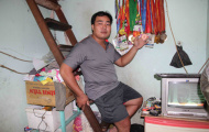 Chàng lực sĩ và gánh nặng cuộc sống