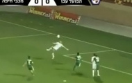 Video: Cú vô-lê cắt kéo tuyệt đẹp tại giải bóng đá Israel