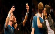 Djokovic và Murray rủ nhau “tự sướng” ngay trên sân tennis