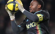 'Tan mộng' với Casillas, Arsenal nhắm Mandanda