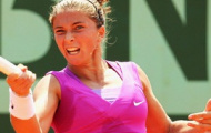 Video: Sharapova bó tay trước pha đánh khó của Errani