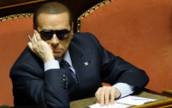 Berlusconi bác tin muốn bán Milan