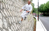 Băng qua sông với cọng cỏ lau: Hư thực khinh công võ Thiếu Lâm