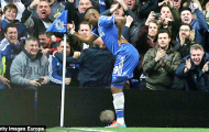 Trả đũa Mourinho, Eto'o ăn mừng kiểu… ông già
