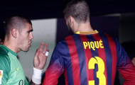 Pique bị nhóm Boixos Nois tấn công