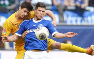 Huntelaar hạnh phúc chiêu đãi đồng đội