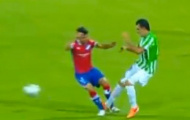 Video: Thẻ đỏ nhanh nhất lịch sử Copa Libertadores