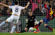 Không phải Messi, Victor Valdes mới là người Man City cần