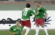 Video: Bàn thắng tâng gót siêu may mắn tại Ả Rập