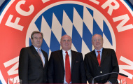 Bayern Munich chờ Hoeness trở lại
