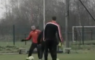 Video: HLV David Moyes bị Rooney trêu chọc