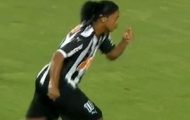 Video: Ronaldinho sút 11m thành bàn dù thủ môn đoán đúng hướng