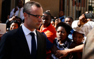 Steenkamp rất kinh sợ Pistorius