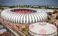 Một sân vận động World Cup dọa rút lui
