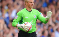 Con trai tái hiện bàn thắng của Peter Schmeichel khi còn khoác áo M.U