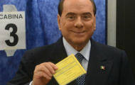 Chủ tịch Berlusconi vẫn đang bỏ tiền túi cứu Milan