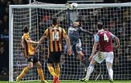 Video: Pha đá phản hài hước của cầu thủ Hull City