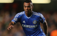 Liverpool mời chào Ashley Cole