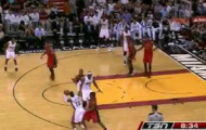 Video NBA: 32 điểm LeBron James ghi vào rổ Raptors