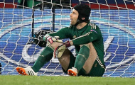 Thua thảm PSG, Cech có thể bị 'trảm'