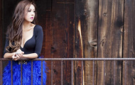 Nguyệt Anh hững hờ ngực đầy