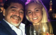 Maradona bất ngờ làm lành với bồ trẻ