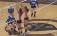 Video: Bất ngờ bị 'đóng dấu', nữ cầu thủ ngất lịm ngay trên sàn